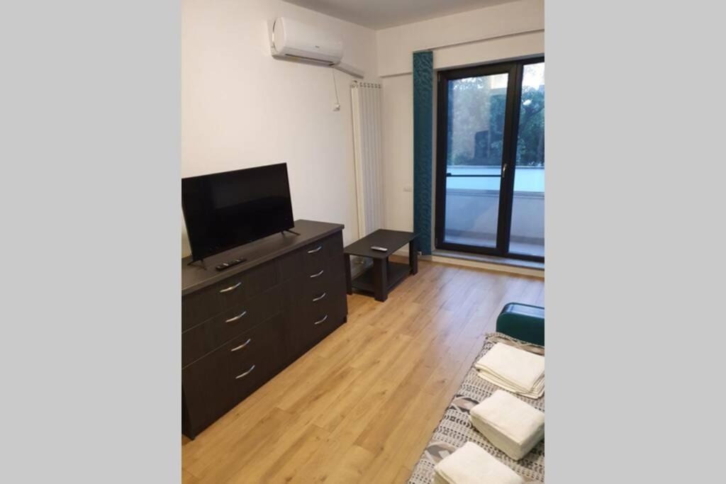 Confort Studio With A Marvelous Kitchen Apartment บูคาเรสต์ ภายนอก รูปภาพ