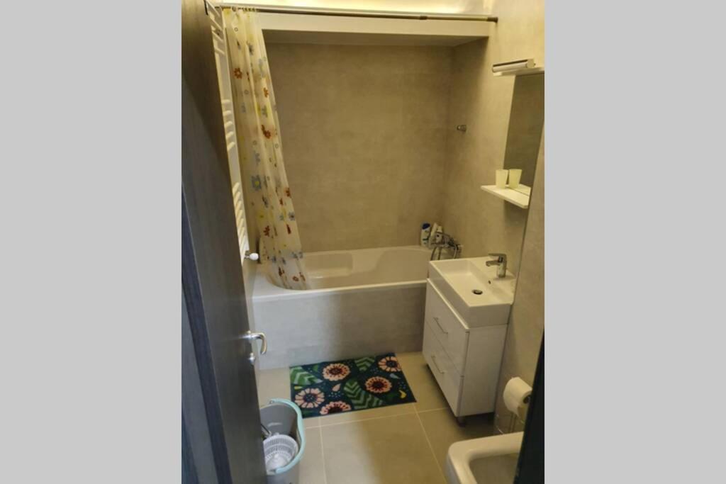 Confort Studio With A Marvelous Kitchen Apartment บูคาเรสต์ ภายนอก รูปภาพ