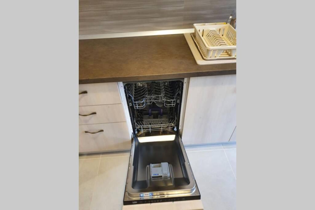 Confort Studio With A Marvelous Kitchen Apartment บูคาเรสต์ ภายนอก รูปภาพ